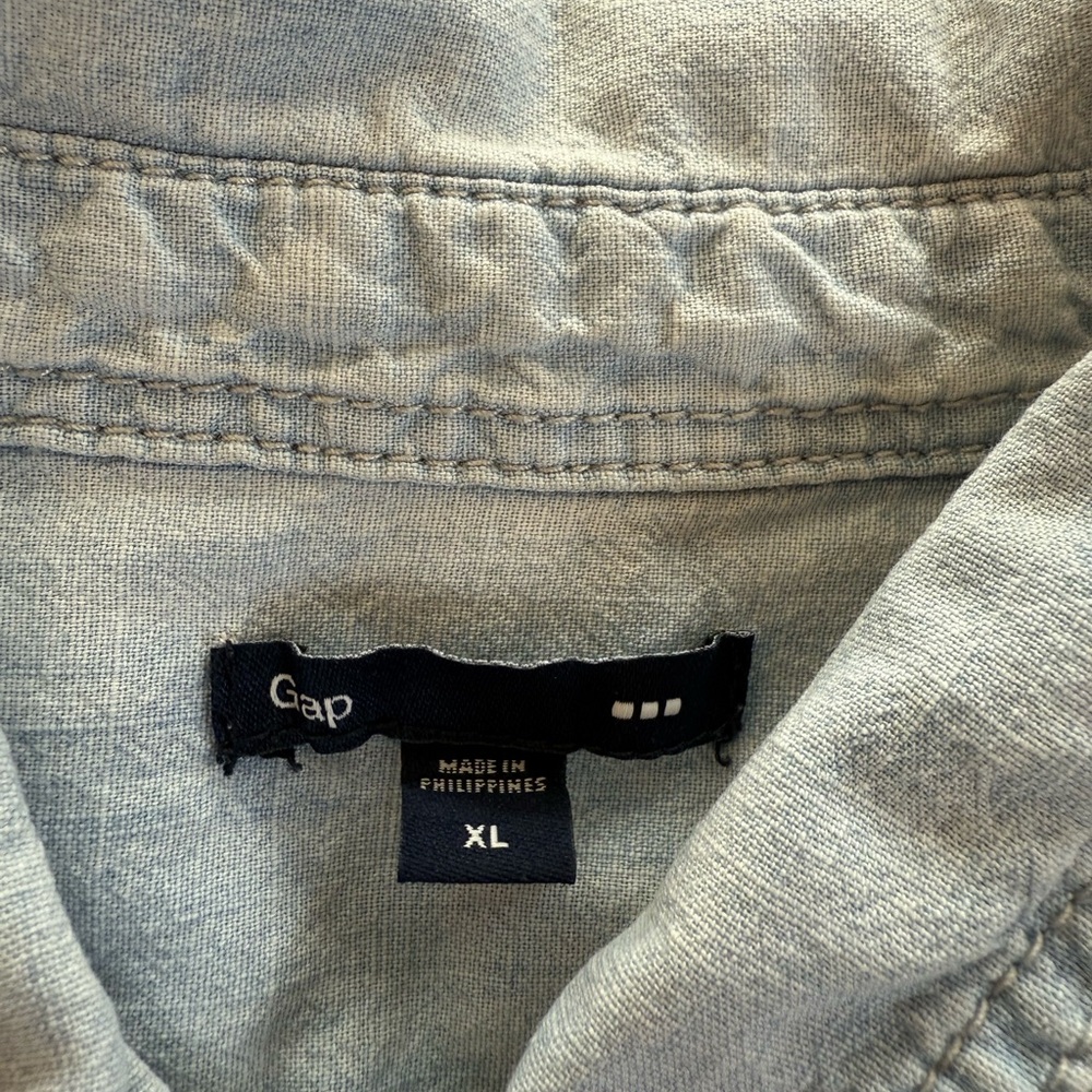 GAP Light Blue Chambray Denim Shirt - Picture 2 of 8